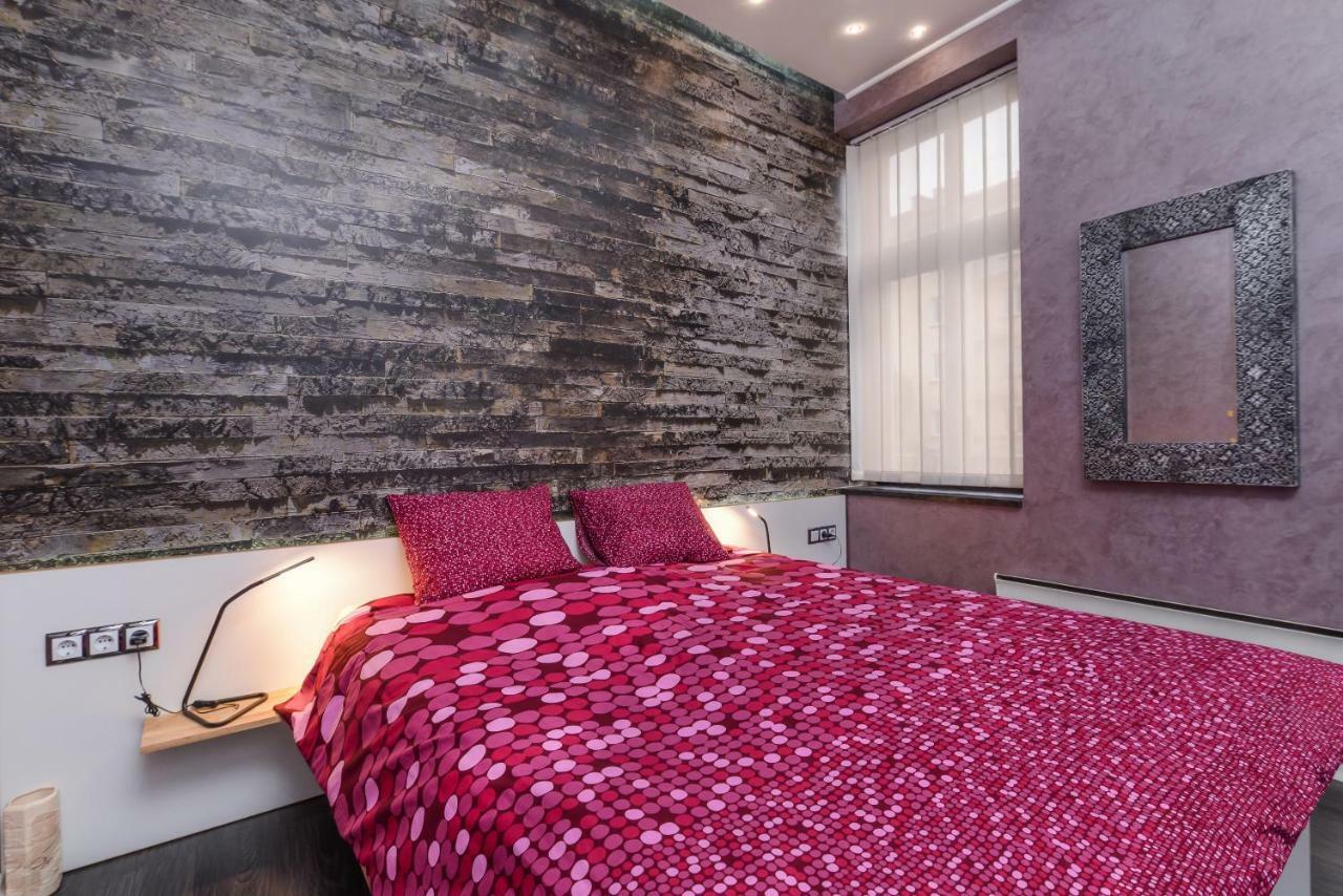 Champs-Elysees Sofia 2-Bdr, 2-Bthr Tsar Simeon Suite By Flat Mаnager المظهر الخارجي الصورة